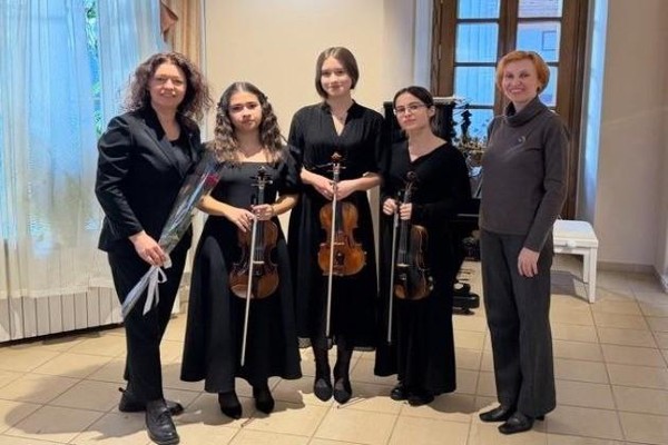 «Май! Весенний, тихий гость!»