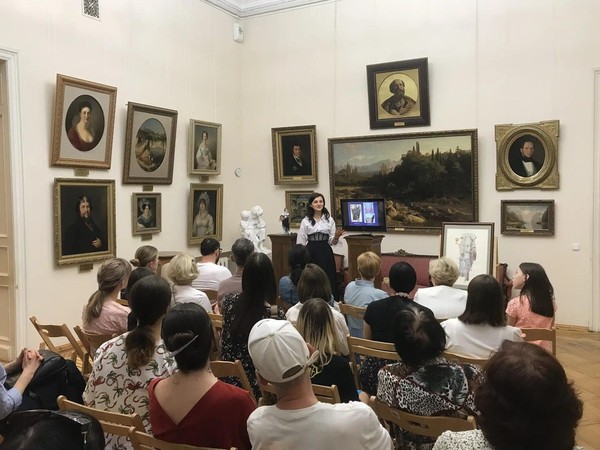 Лекция «Когда мода становится искусством: Эльза Скиапарелли»