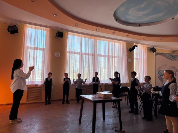 Познавательная беседа «Счастье начинается с семьи» в рамках Всероссийской недели семьи «7яФЕСТ»