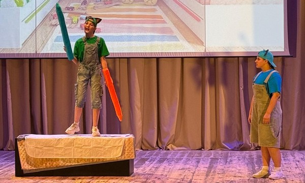 Театральное представление коллектива «Маска»