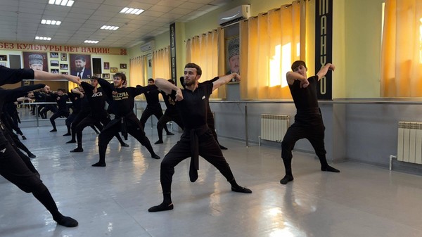 Программа «Мужской характерный танец»