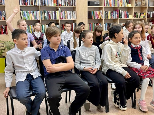 Познавательный час «От глиняной таблички до печатной странички»