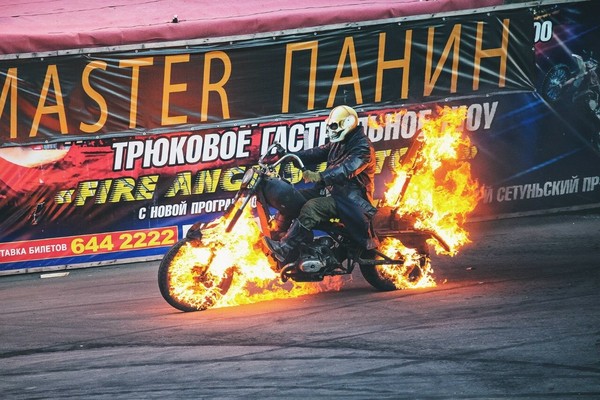 Шоу каскадёров мастера Панина «Русский форсаж»