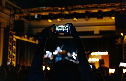 Мировые рок-хиты при свечах