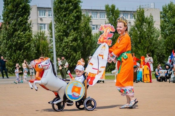 Парад колясок БӘЛӘКӘЧ ФЕСТ