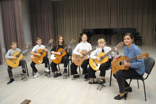 Концерт «Весенний сувенир» учащихся класса гитары
