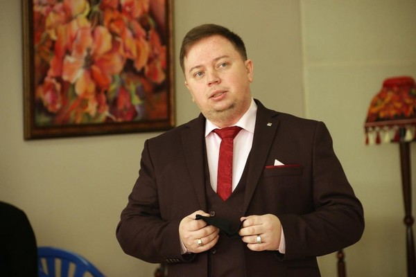 Выставка работ вологодского художника Р. Захарова и студентов колледжа народных промыслов