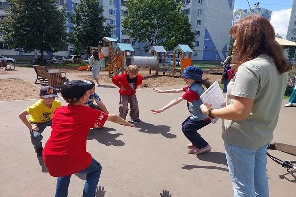 Квест-игра «Пчелки на лужайке»