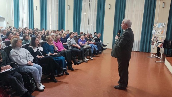 Лекция «Изумительное явление глубокомыслия, чудного юмора и оригинальной поэзии»