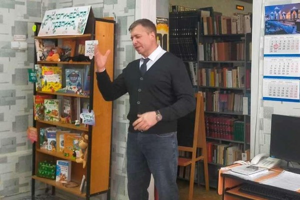 Презентация сборника стихотворений О. Киданова «Одной дорогой связала нас судьба…»