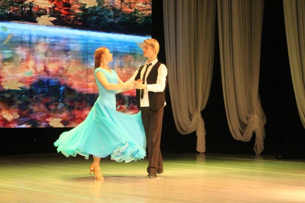 Отчетный концерт коллектива бального танца «Искринки»