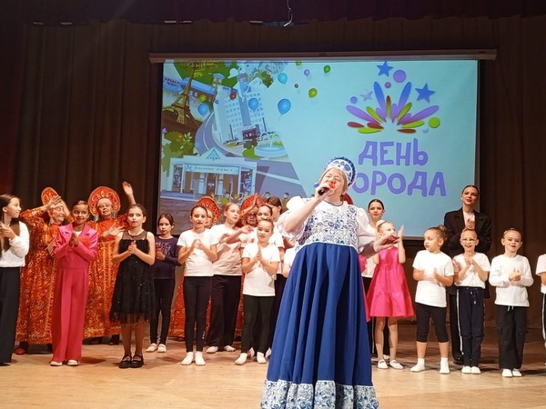 грандиозное шоу «Занавес!»