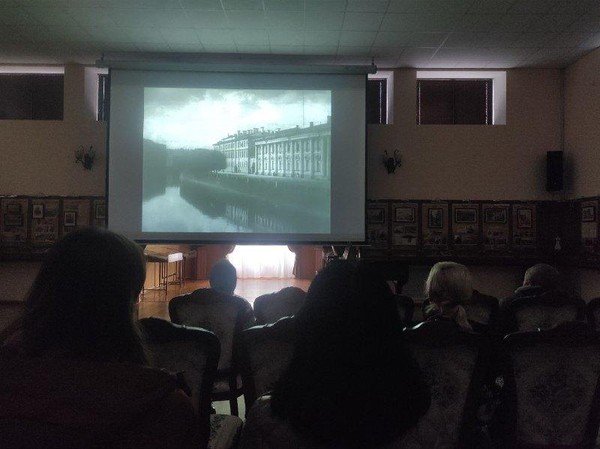 Трансляция фильма «Военно-полевой роман»