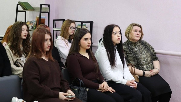 Творческая встреча с поэтом Еленой Севрюгиной