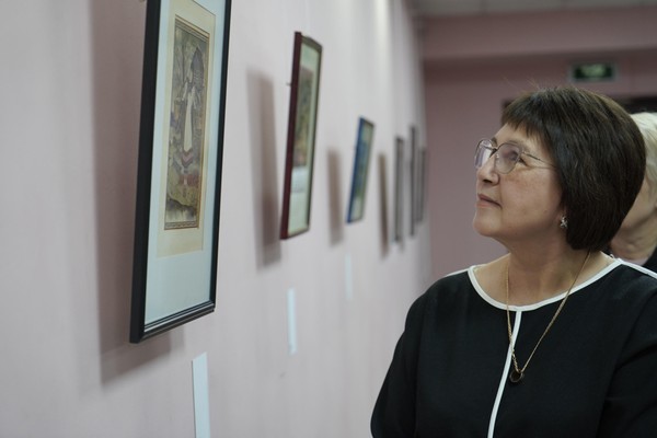 Выставка «Этнообраз в произведениях изобразительного и декоративно-прикладного искусства»
