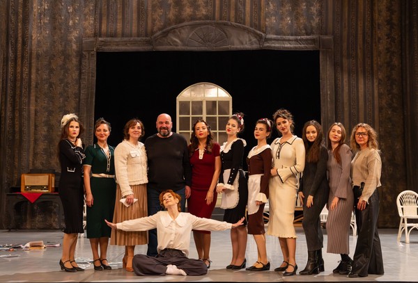 Восемь любящих женщин