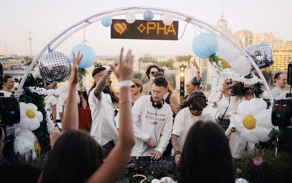 Phagamast Rooftop Daytime