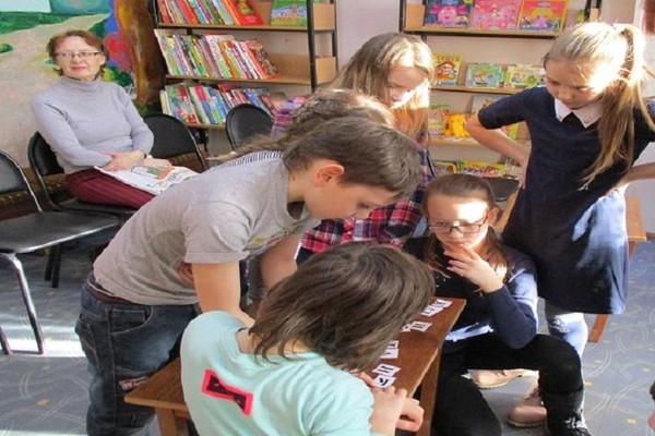 Игровая программа «В гостях у пчёлки Майи»