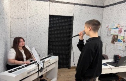 Ступени к мастерству: мастер-класс по эстрадному вокалу, меняющий жизнь!