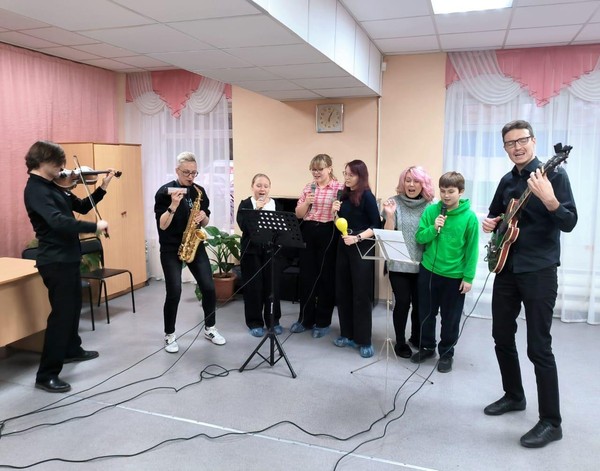 Патриотический отчетный концерт хоровой музыки «Здравствуй, лето»