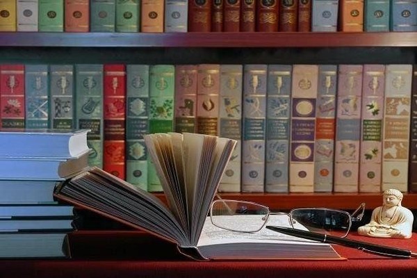 Познавательный экскурс «Путешествие в редкую книгу»