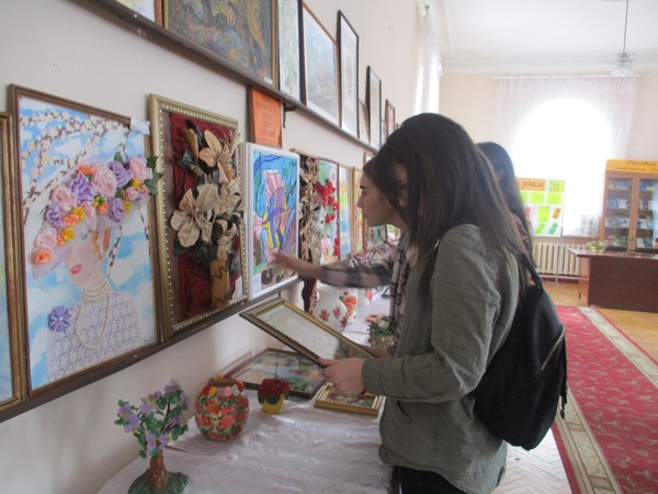 Выставка «Библиотека – территория творчества»