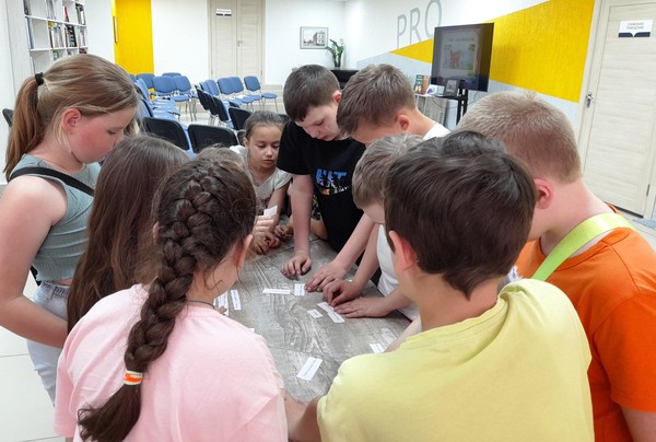 «Мы в библиотеку открываем двери»