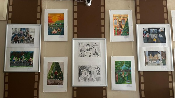 Выставка рисунков «Палитра семейных ценностей»