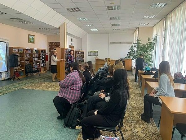 Информационный час «Дорога к долголетию»