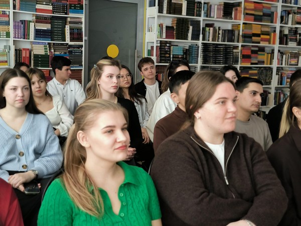 Информационная акция «Читай, живи ярко, будь свободным!»