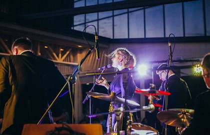 Истории из Парижа / Elena et les garçons