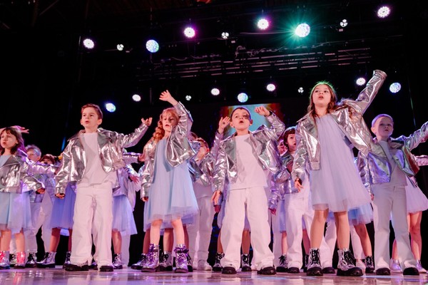 Отчётный концерт «Ярче звёзд»