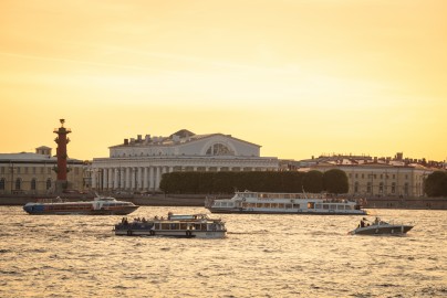 Обзорная экскурсия по Санкт-Петербургу с прогулкой на теплоходе на закат в Финский залив под живую музыку