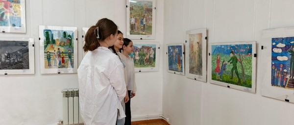 Открытие выставки ко Дню защиты детей