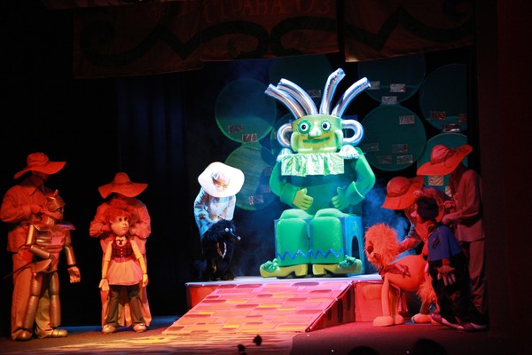Спектакль «Волшебник изумрудного города»
