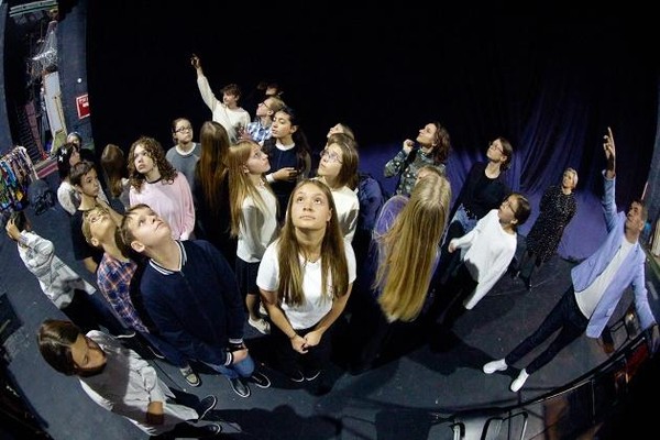 Экскурсия «Мир закулисья»