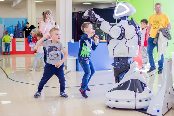 Детская интерактивная выставка роботов «Робопарк»