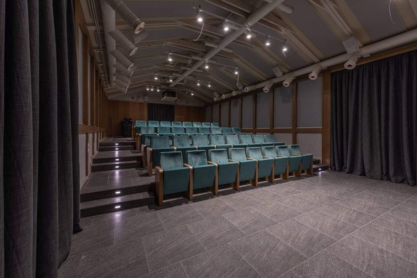 Концерт «Стихи про тебя (а также про старших братьев и про братьев наших меньших)»