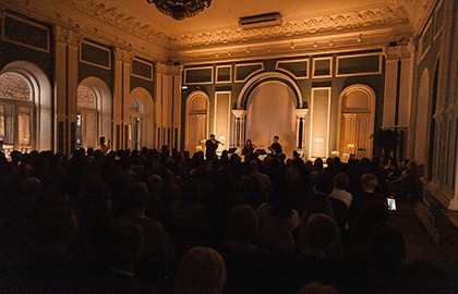 Магия свечей. От Баха до «Beatles»