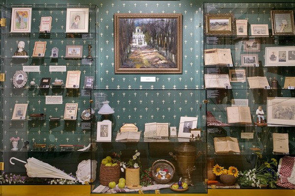 Музейный натюрморт «Фото Анны Цакни»