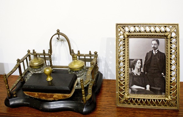 Музейный натюрморт «Фото Веры Николаевны Буниной»