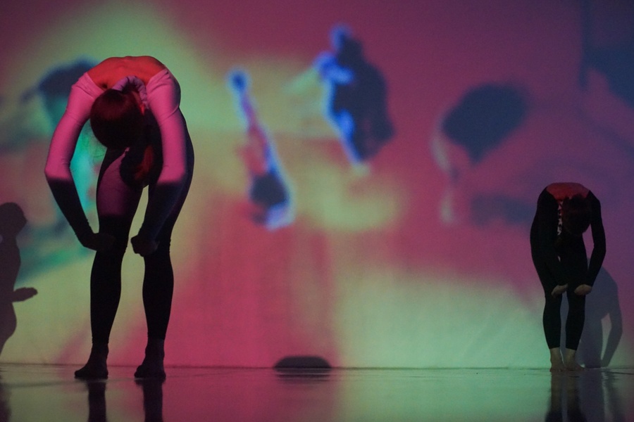 Премьера перформанса «Без названия» (Untitled) и показ «Сеанс 108» компании [танцлабóр]