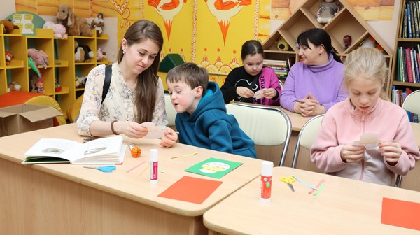 Занятие в «Активити-клубе» «Библиотечная мозаика: в мире загадок»