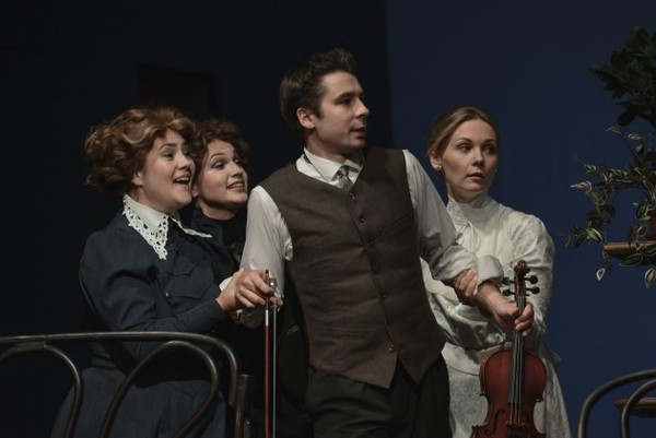 Спектакль «Чехов. Проект, версия третья: люди, львы, орлы и куропатки»