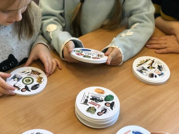 «Весенняя игротека: от первых цветов до майского солнца» час настольных игр