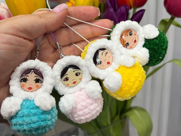 Творческая мастерская «Вяжем вместе» по созданию брелока Неваляшки