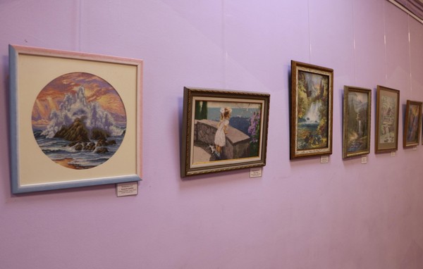 Выставка «Где-то лето вышито водой»