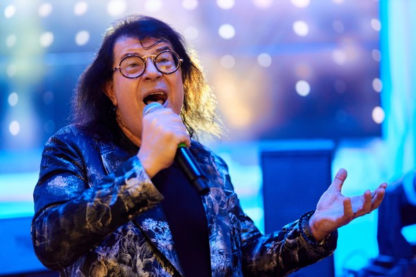 Игорь Корнелюк