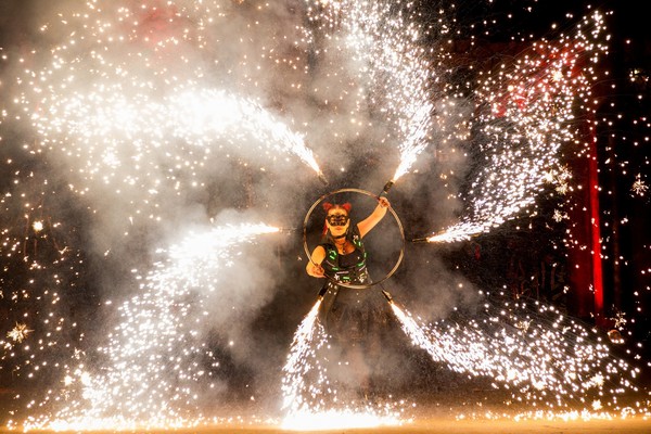 Вселенский карнавал огня