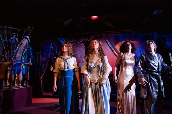 Спектакль «Дом, где разбиваются сердца»